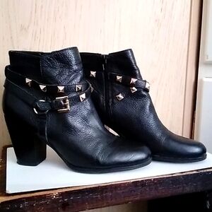 GUESS Ankle Boots sz 8,5